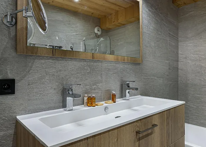 Moderne A Courchevel, Pres Des Pistes - Fr-1-563-15 * Courchevel